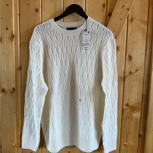 Men's Off White Sweater, size Large
